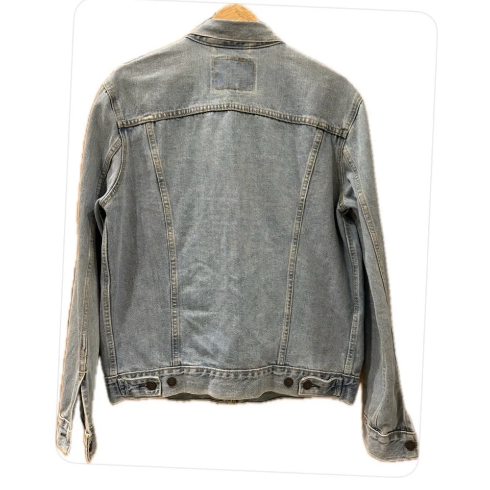 Levi's Light Wash Denim Jean Jacket M - Picture 2 of 8